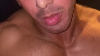 MUSCLE DUDE SWALLOW A BIG LOAD - ONLYFANS: THEGRANDEE