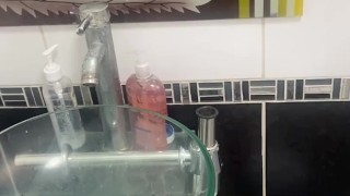 I masturbate my catch looking at me in the mirror 🍆