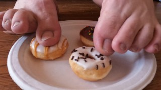 ManToes BIG Toes VS Mini Donuts