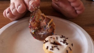 ManToes BIG Toes VS Mini Donuts
