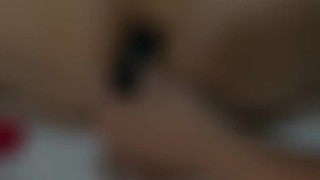 【アナルプラグでアナルをほぐして・・・】ほぐれたのでいよいよおチンポをアナルに挿入！