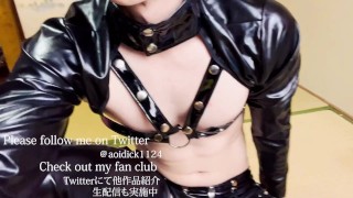 【BL】変態コスを拒否してた友達の前で硬いチンコを出してみたら、、、