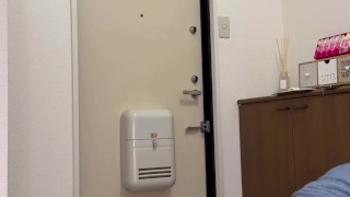 「動画最後に衝撃事実が発覚❤」荷物宅配配達人におねだり生挿入＆中出しされイカされてしまった変態巨乳M熟女❤潮吹きも❤　日本人/巨乳/美女/パイパン/潮吹き/流出/ナンパ/個人撮影 /高画質/寝取られ