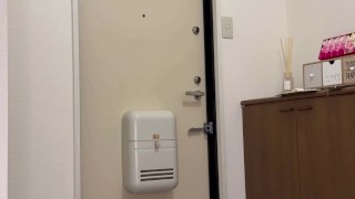 「動画最後に衝撃事実が発覚❤」荷物宅配配達人におねだり生挿入＆中出しされイカされてしまった変態巨乳M熟女❤潮吹きも❤　日本人/巨乳/美女/パイパン/潮吹き/流出/ナンパ/個人撮影 /高画質/寝取られ