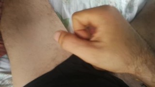 HOT BOY JERKS OFF AND CUM! CHICO CALIENTE SE MASTURBA Y SE CORRE!