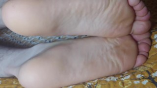 My feet and toes in 4K