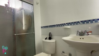 SEXY BOY FROM MEDELLÍN HAS FUN IN THE SHOWER WHILE BATHING