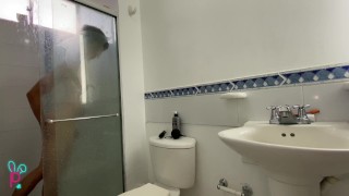 SEXY BOY FROM MEDELLÍN HAS FUN IN THE SHOWER WHILE BATHING