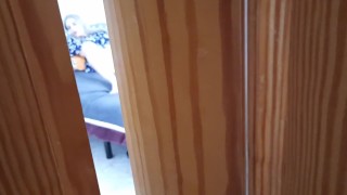 MADRASTRA QUE HACES? DEJA DE MASTURBARTE Y MEJOR VAMOS A FOLLAR