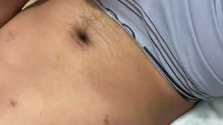 Espero en la cama con mi polla erecta ún rica hotwife 🔥