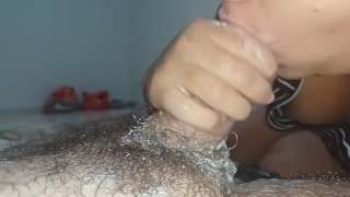 it delights to suck the dick with cum with that sperm smell, he went and cum again covering my mouth