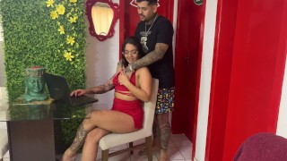 Fui postar conteúdo no OnlyFans e no Privacy e ele chegou do nada pra me comer 😱🤤😈