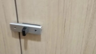 Jakol sa Public CR ng Mall sa Pasay City