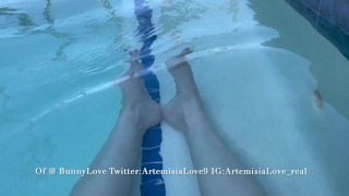 Artemisia Love POV feet fetish in the pool OF@BunnyLove Twitter:ArtemisiaLove9 IG:ArtemisiaLove_real
