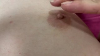 乳首いじり