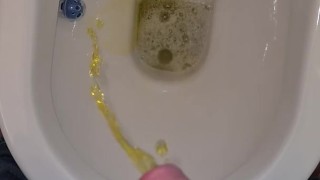 I fucked an alien and now my piss is flourescent yellow!!👽
