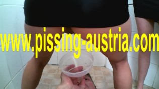 grandpaps tommy get filled up with pee bei girls group