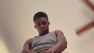 cum suck my cock 🍆💦