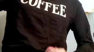 Handjob con un carico enorme (RAGAZZO AMATORIALE)