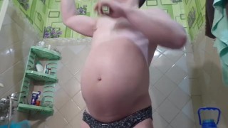 Water bloat and belly button play (on my OF)🎈🎈💥💥💥
