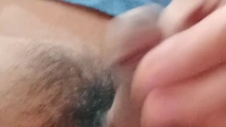 Naabutan ng Libog si JunJun sa c.r daming tamod.