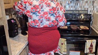 Employee walked in and found boss in the window and empty his cum in her pussy