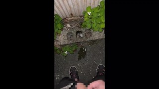 おしっこ　放尿　立ちション　野ション