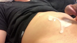 細マッチョがドバドバ大量射精しました