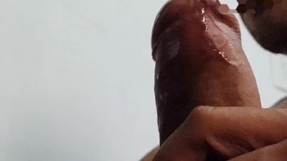 Me masturbo y eyaculo