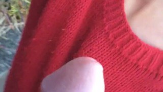 mi amigo me pidió que se la chupe en el rio y así fue, hasta llenarme la boca de cum