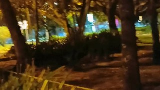 Mamei meu amigo em público no parque da minha cidade