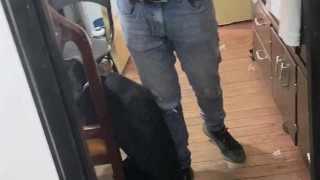 Hombre candente moreno fuerte