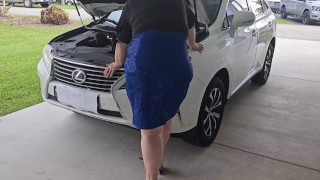 Big ass cheating wife seduces mechanic and gives him blowjob as payment for repair