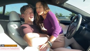 Wild Ride PAWG Eighteen Year Old Amateur Car Fucking While Driving 夢マニア天国