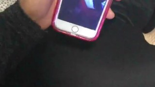 Viendo el video de mi esposa con su jefe mientras me la culeo igual