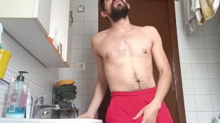 CHICO CABRON TOCANDO SU GRAN POLLA