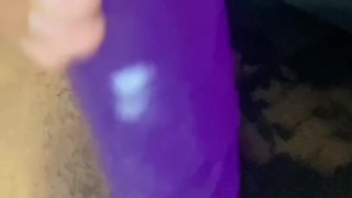 Colegiala llega de clases y manda un video masturbándose a su novio