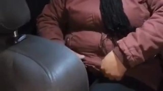 Mi yerno viene a mi casa de noche y en el camino me mete su verga y me saca jugo de la cola🍑🍆