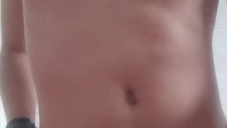 Una paja muy rápida con mucha leche🔥