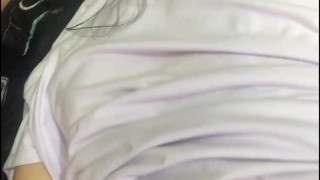 Le lamo el coño y la espalda a mi novia.