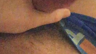 Walę konia i spuszczam się w spodnie dla mojego klienta