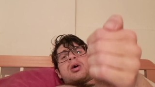 Culo peloso penetrato da dildo e un big dick da gustare intensamente