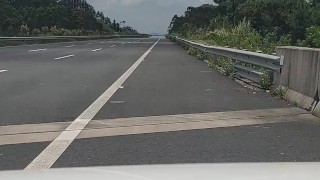 白天在马路上露出