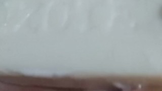 DESNUDO EN LA REGADERA CON JABÓN ZOTE