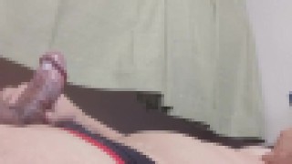 日本人のオナニー。飛沫を上げて射精。