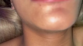 caliente quita el condon y pide laque se la echen adentro