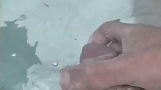 🔥 hot masturbating and cumming in cool pool 💦