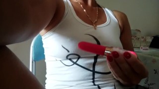 Vieni a leccami in ginocchio la figa😍 uso sexy toys Aiersha