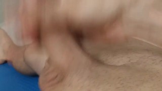 Petite branlette du soir (handjob)