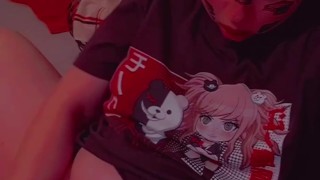 Goth girl plays with her fat tight pussy